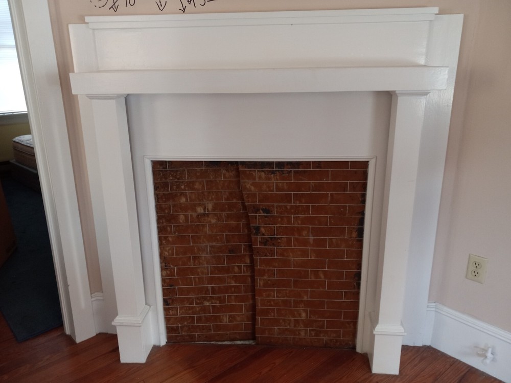 VINTAGE FIREPLACE MANTLE NICE STYLE   WE SHIP!!!!!!!!!