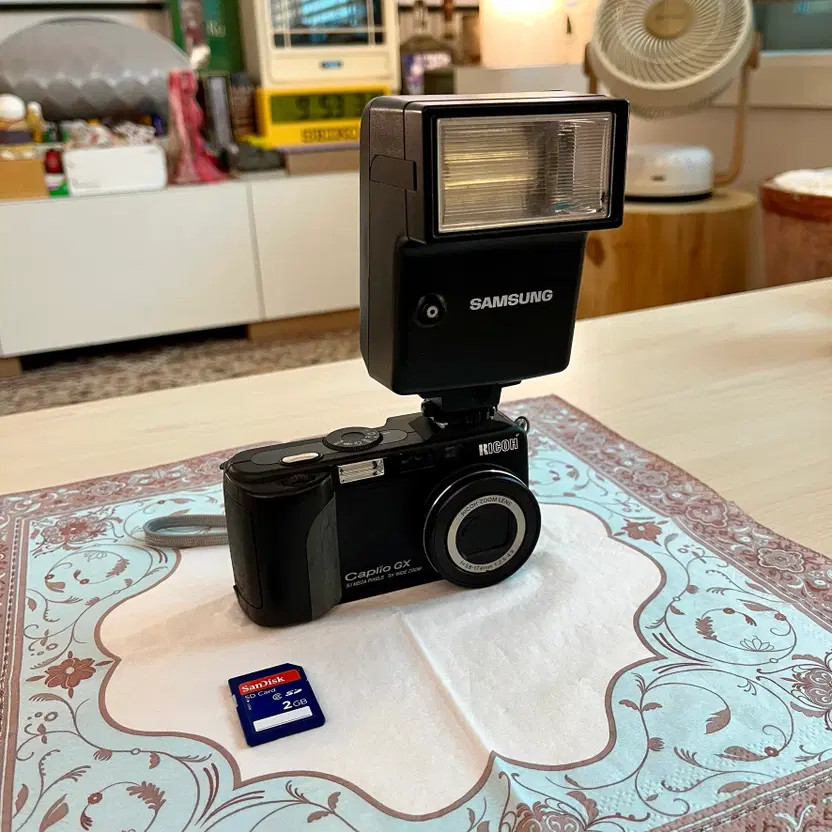 Ricoh Caplio GX Camera + Samsung RE280X Flash Official