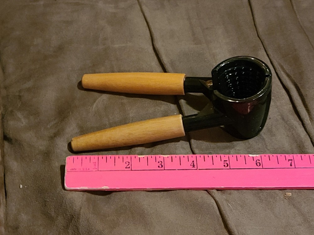 3 Pecan Nut Crackers