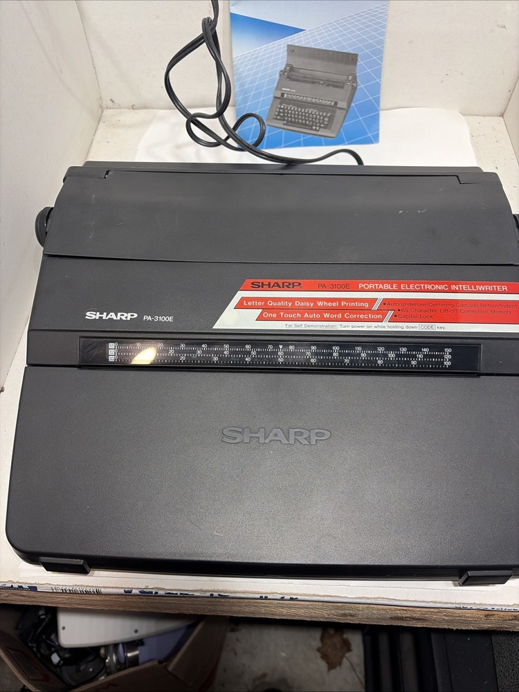 SHARP PA-3100E Portable Electronic Typewriter & manual | TESTED