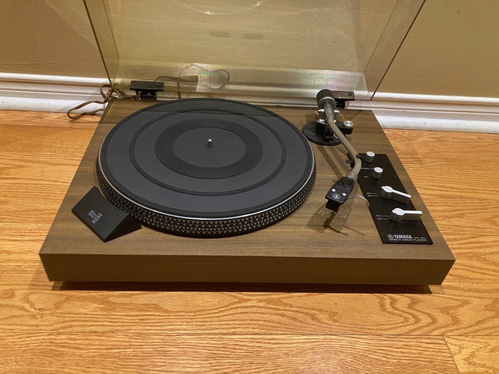 Yamaha YP-511 professional turntable with original box !