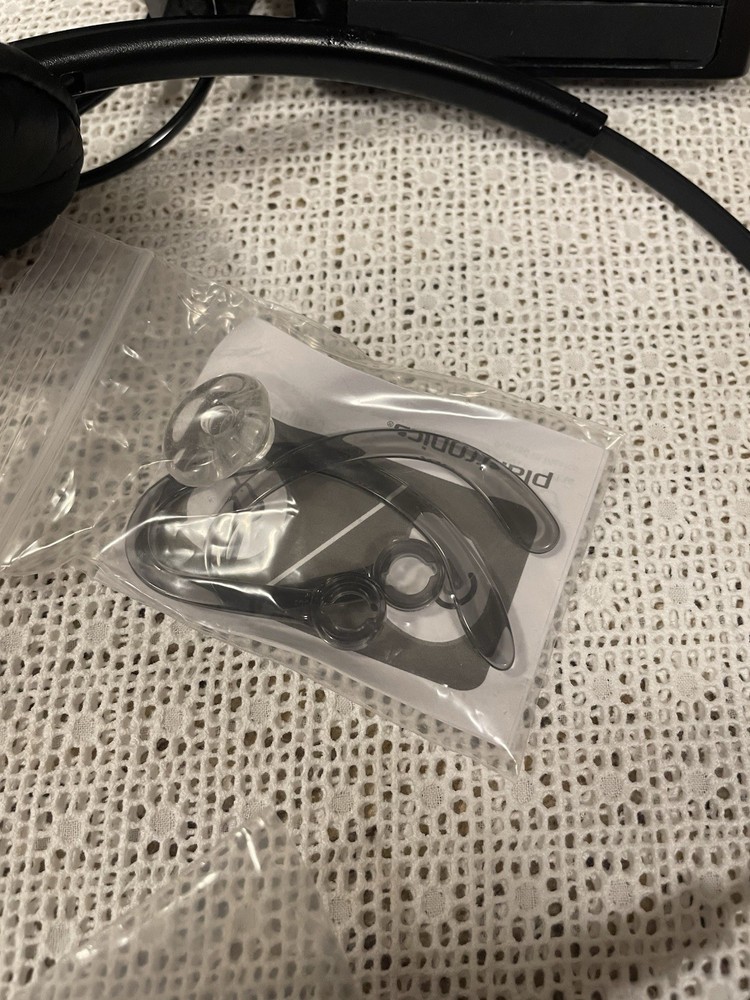 PLANTRONICS Barely Used Telephone Wireless Headset system CS540/HL10