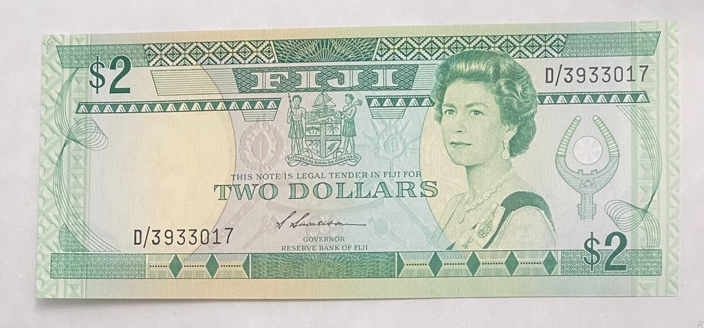 Fiji 1988 2 Dollars Uncirculated Banknote Men pick up Cane