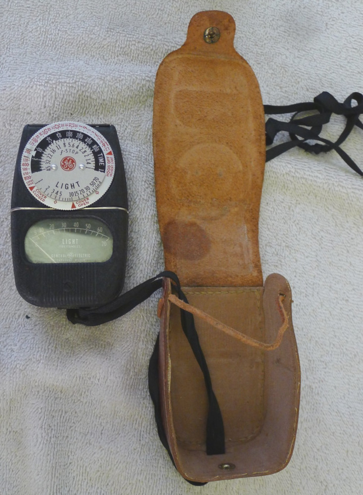 GE DW-68 Exposure Light Meter with Leather Case & Strap - TESTED WORKS