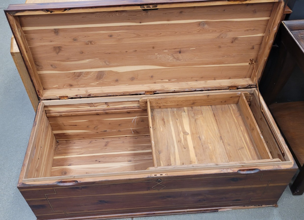 Farley & Loetscher MFG. Co. Cedar Chest, Damaged front bottom, missing feet