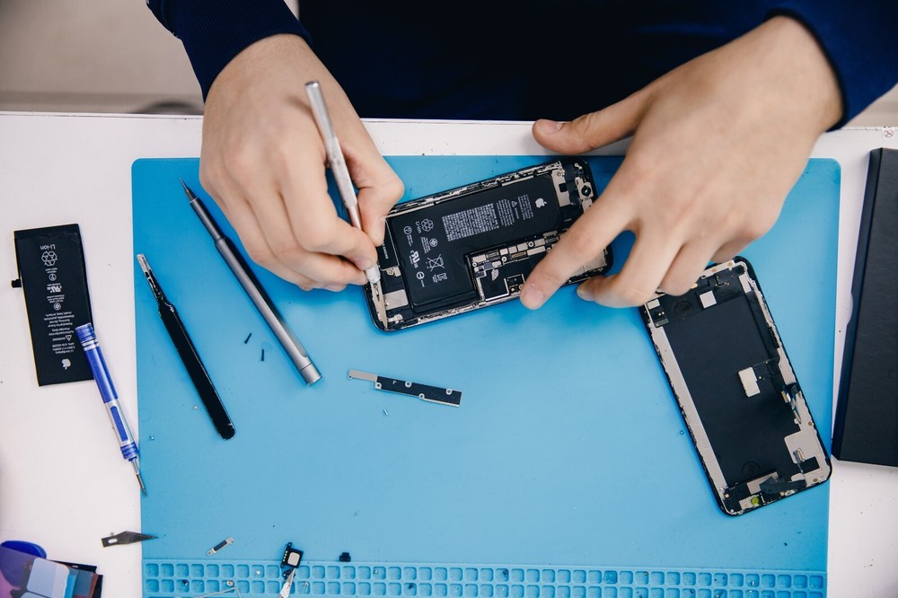 iPhone Repair Service - All models (Not Turn On/ Water Damage/ Boot Loop & more)