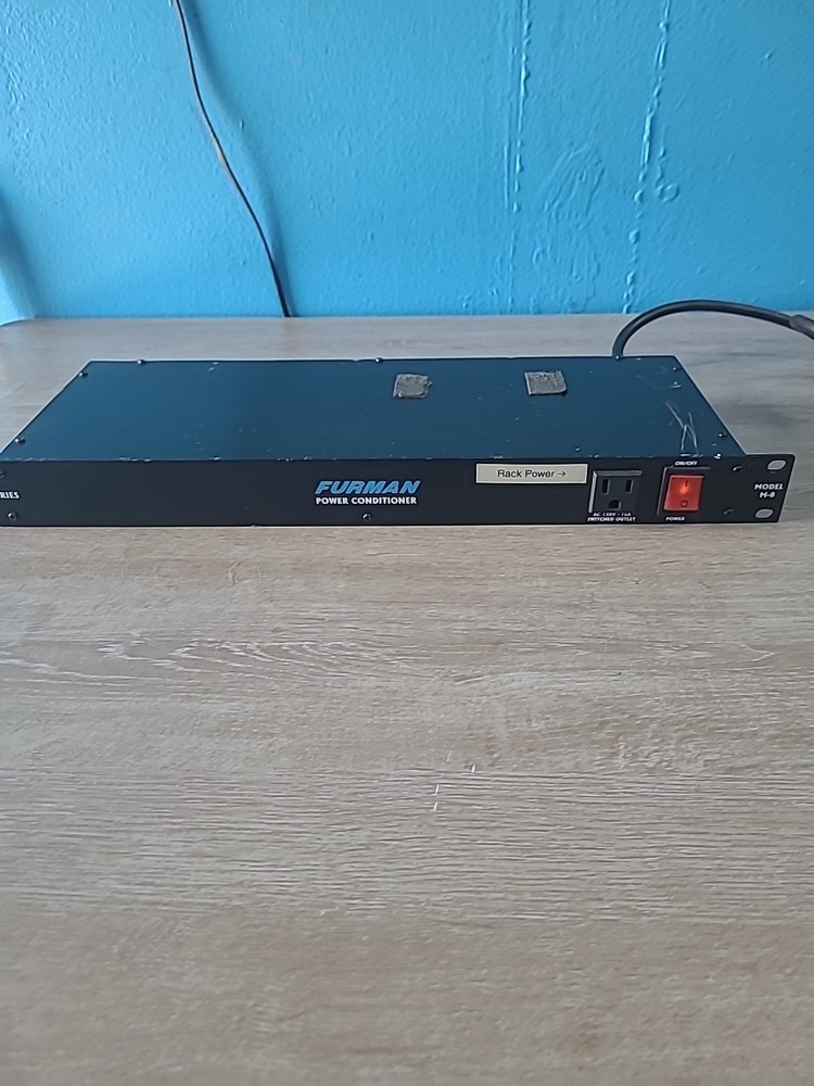Furman M-8 Merit Series power conditioner (B) excellent
