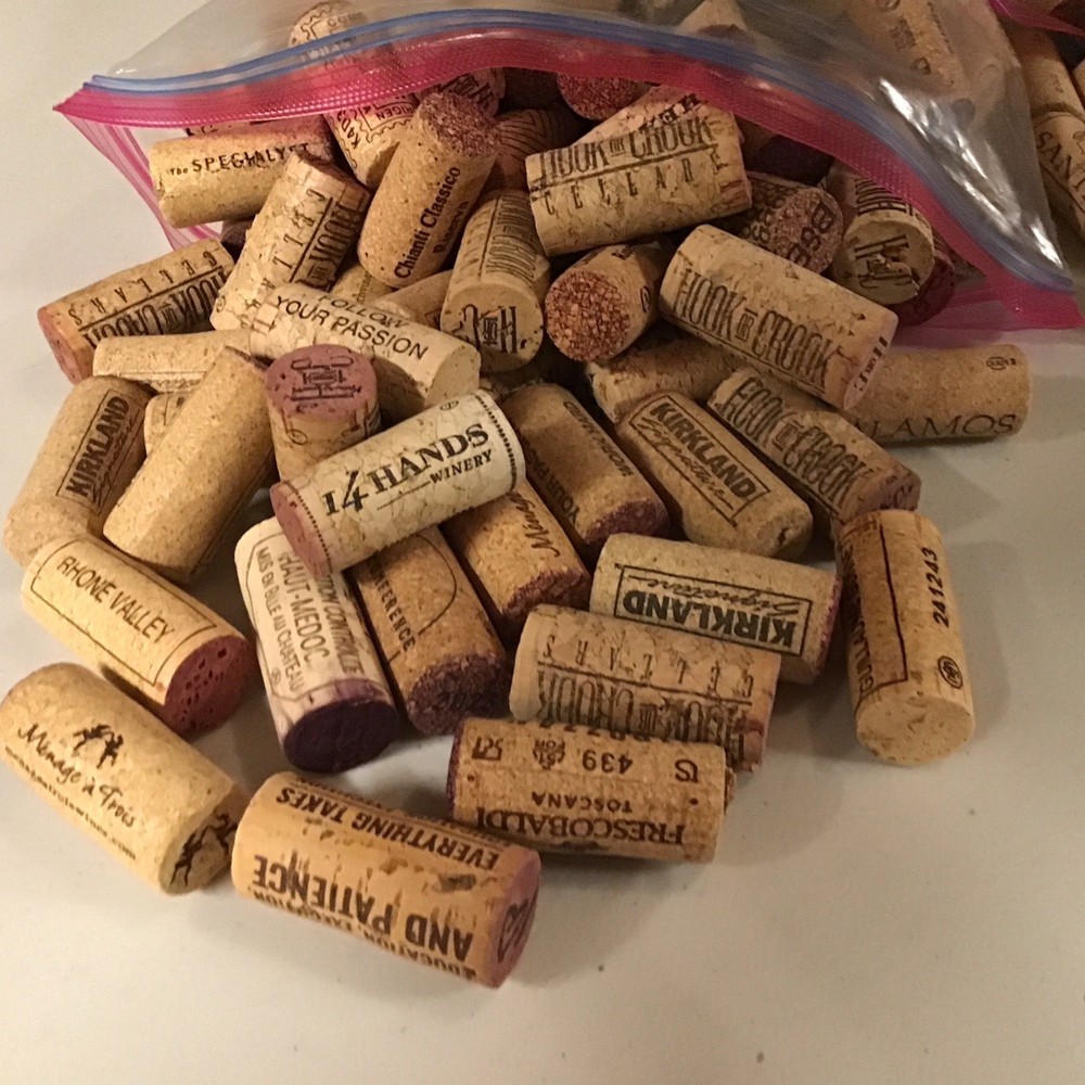 Used assorted wine corks. 200