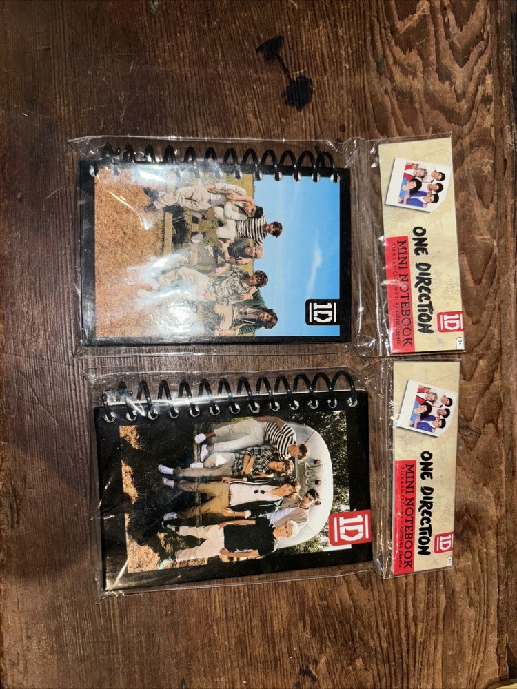 One Direction Glitter Gel Pen Set (5) & Mini Notebook (2)