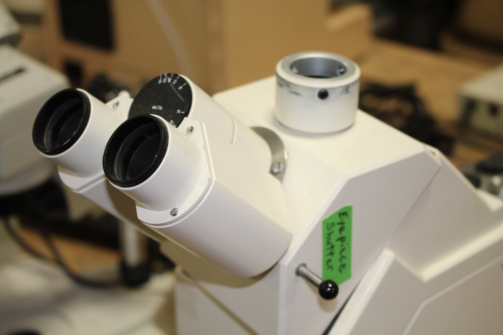 Carl Zeiss Axiovert 100TV Microscope