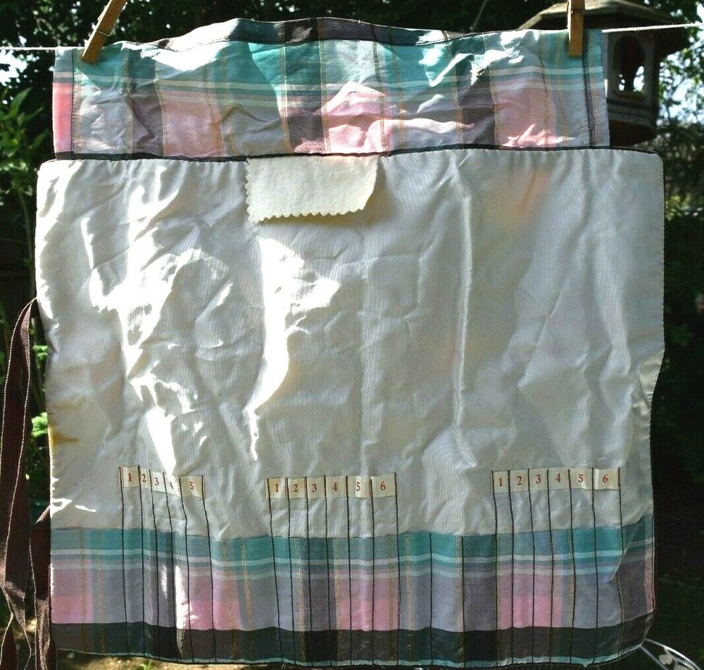 Assorted Size Knitting Needles & Storage Case 17 slots Roll Up & Tie Style Plaid