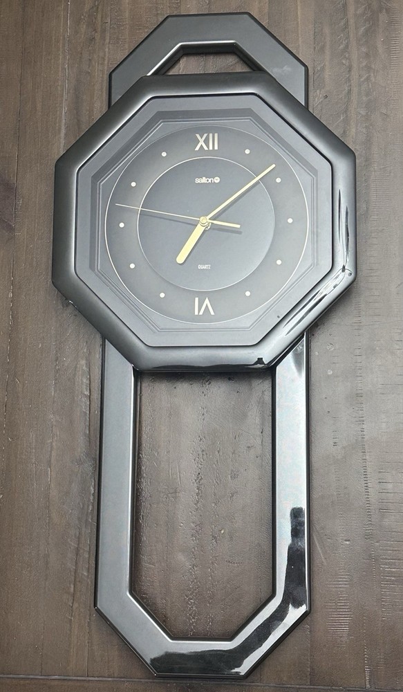 Vintage Salton Wall Clock Quartz Movement WORKS 👍
