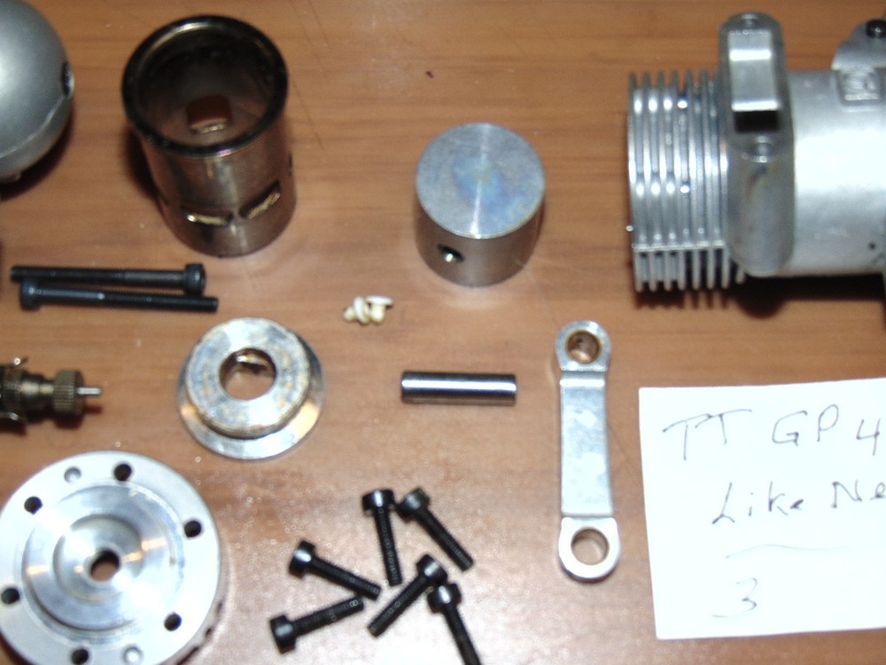 Thunder Tiger GP 40 RC Model Airplane Engine.. nice 3