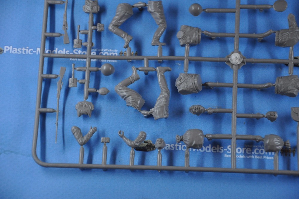 Master Box 3523 Eastern Front. Soviet Infantry in action, 1941-1942 1/35 scale