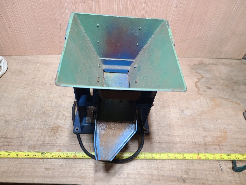 Moorfeed Corp. Vibratory Feeder, 120V model 74101