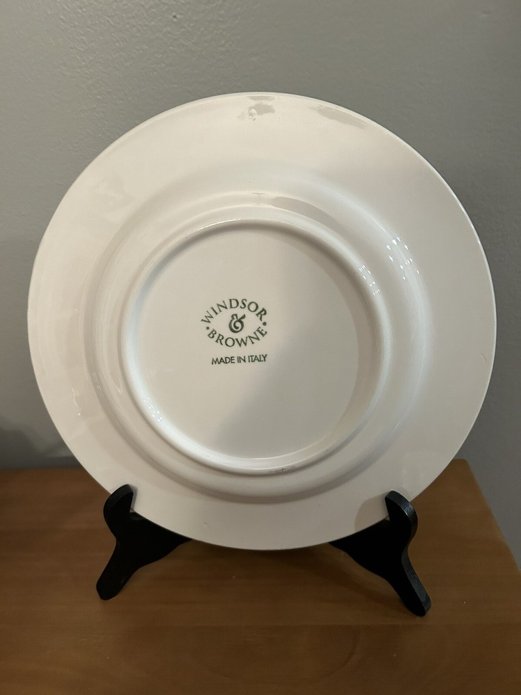 Windsor Browne 10” White Embossed Fruit Pattern Dinner Plate, Italy