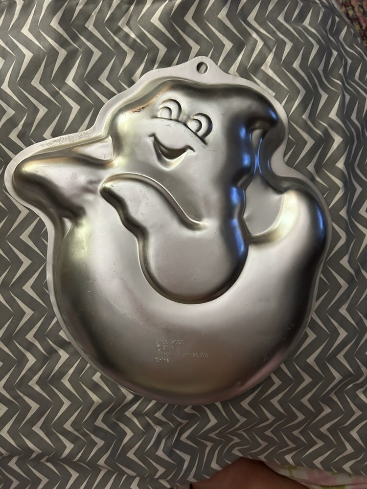 2003 Wilton Cute Friendly Spooky Ghost Cake Pan Halloween