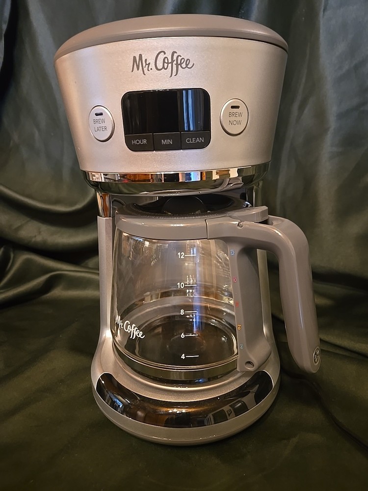 Mr. Coffee Digital Easy Measure 12-Cup Coffeemaker, VG COND