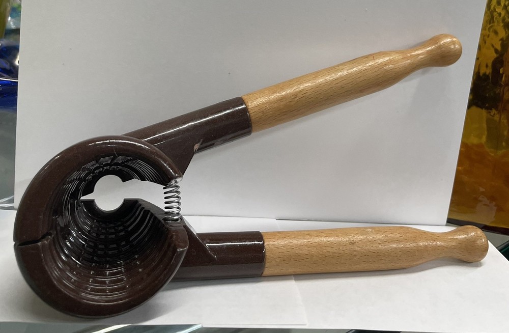 Vintage Wood Handle Nut Cracker Tool – Heavy Duty Walnut & Pecan Shell Opener