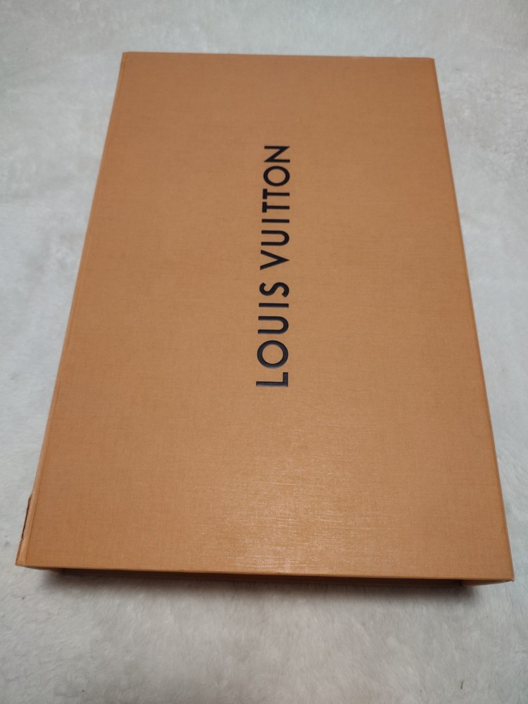 Authentic Louis Vuitton Empty Magnetic Closure Gift Box 16.25 x 10.5 x 3