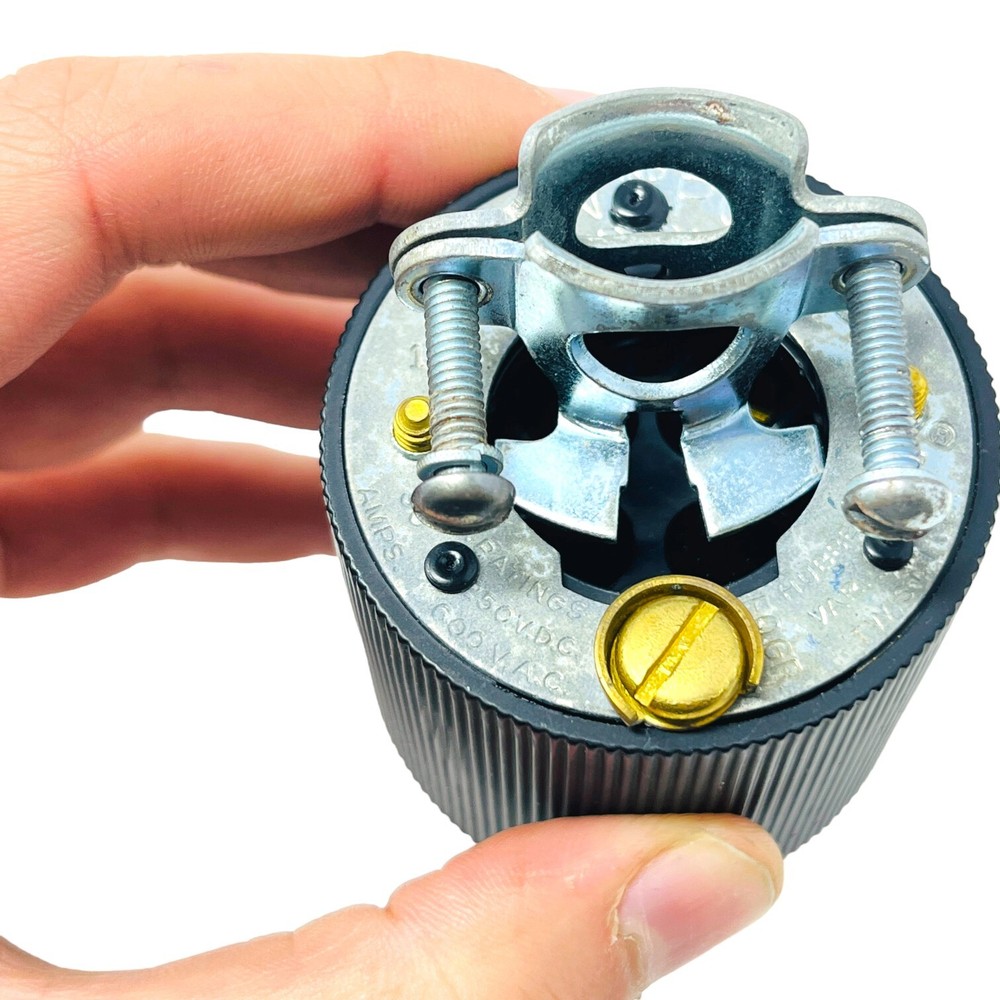 Hubbell 3120985 Twist Lock Turn Pull Plug Connector