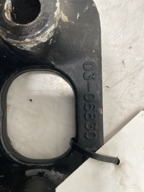 2018 Paccar DX40 Torque Rod Bracket 0306830 (338-10356)