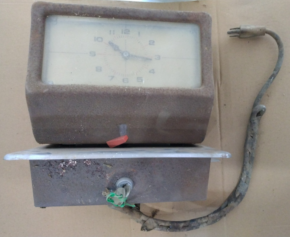 Simplex Time Clock Time Recorder JCP1R3 with keys