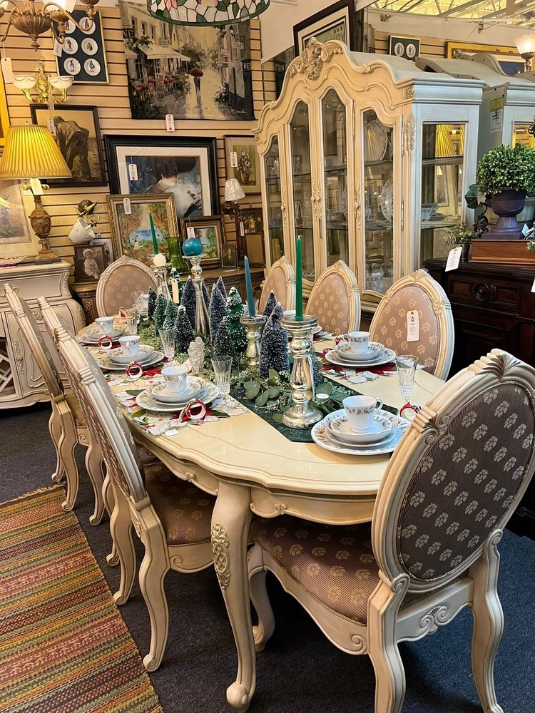 AICO by Michael Amini Lavelle Blanc 9PC dining room set