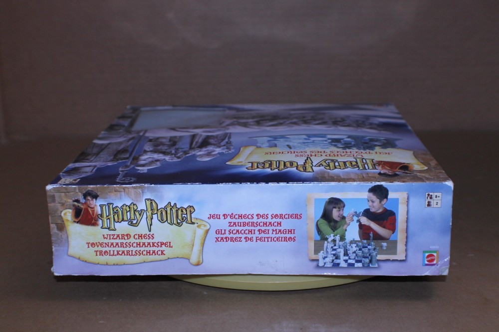 USED / COMPLETE / Harry Potter Wizard Chess Set 2002 Mattel