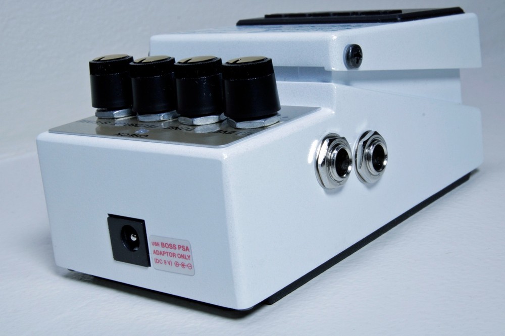 * Boss TE-2 Tera Echo Guitar Effect Pedal * A Multi-Dimensional Reverb-Delay *