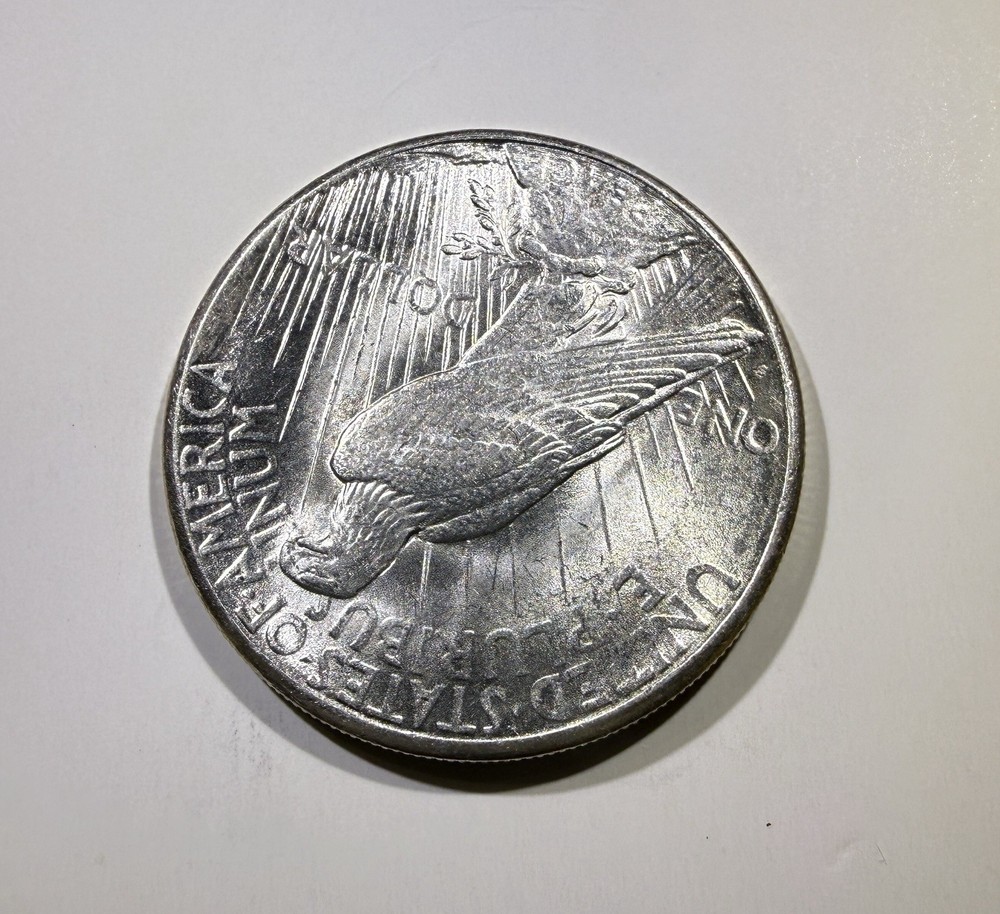 1922-S Silver Peace Dollar MS GEM UNC Blast White Clean Fields And Cheek