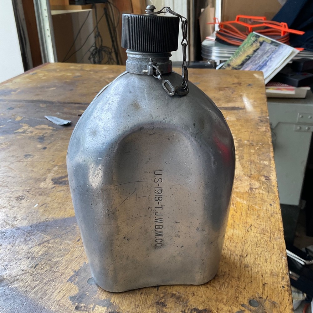 US Army 1918 canteen. Marked ‘clare’