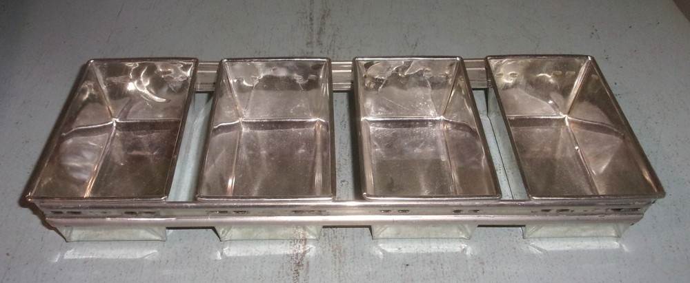 Four Connected Small Steel Loaf Pans Bread Cake Bakeware