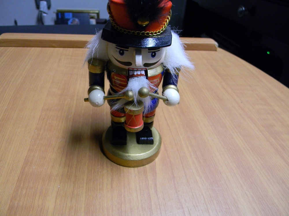 Nutcracker 5" Wooded Standing Drummer