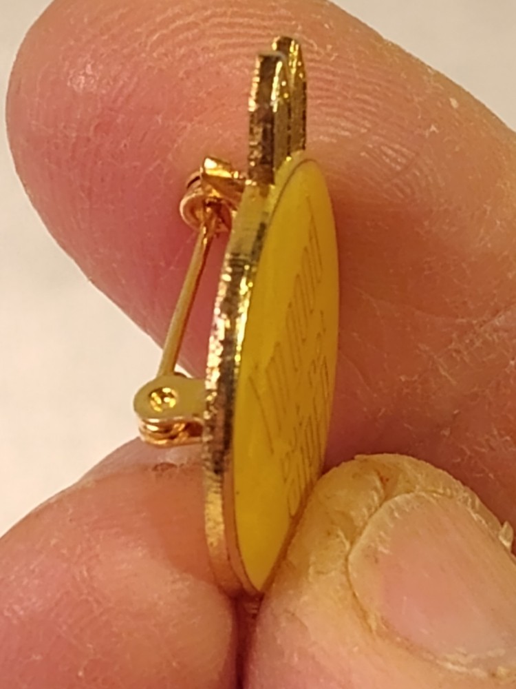 Vintage 1980s Ski Level Commentary Lapel Pin