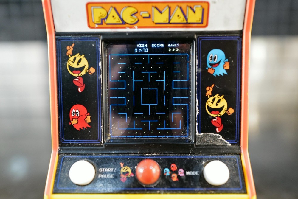 Basic Fun Pac Man Micro Arcade Cabinet 6x4x2 2019 Works Tested Retro Game
