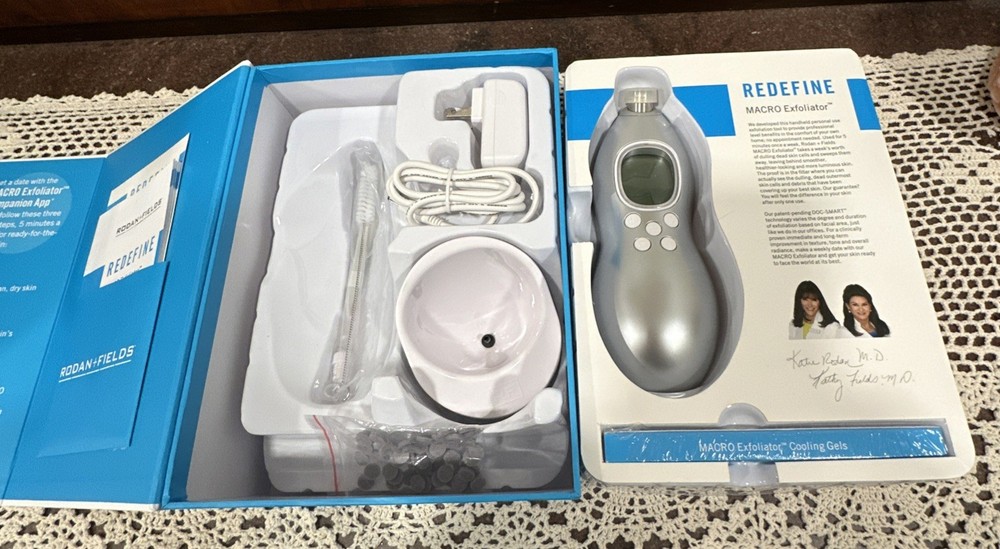 Rodan + Fields Redefine Macro Exfoliator Device With User Guide & Accessories