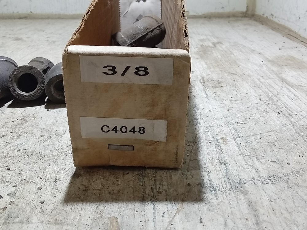 LOT OF 6 3/8'' C4048 COUPLING (O6B)