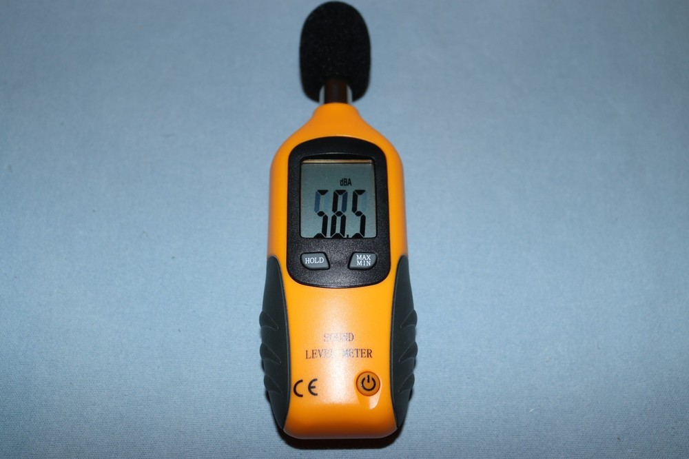 Sound Level Meter with Case and Instructions - Includes Battery