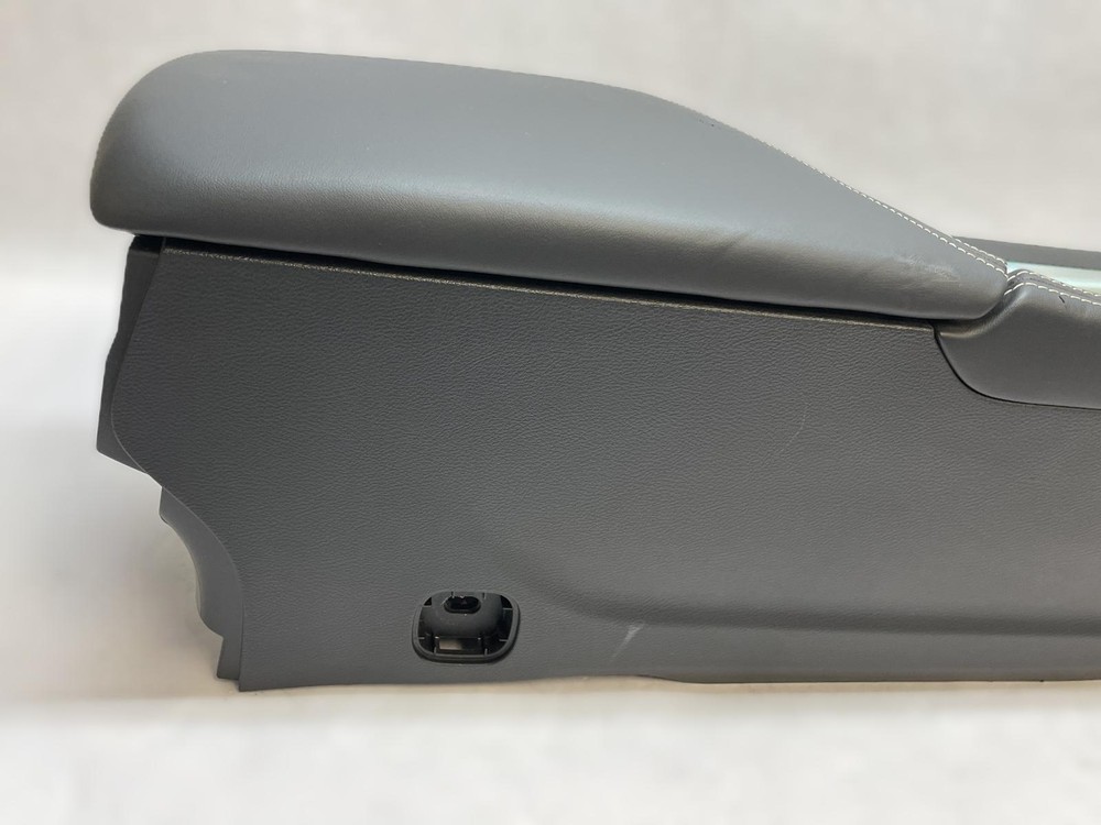 2015-2023 DODGE CHALLENGER SRT HELLCAT FRONT FLOOR CONSOLE AUTOMATIC OEM BLACK