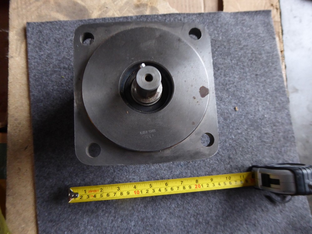 LYNCH HYDRAULIC PUMP PB30 NEW