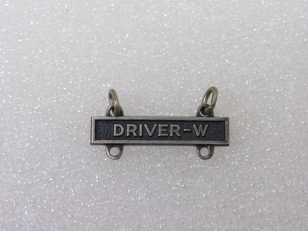 US Army Basic Driver & Mechanic Qualification Badge New & Sealed In Bag Desert