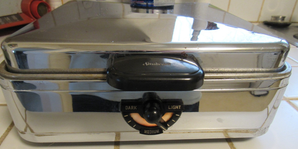 Sunbeam Model W-2 Waffle Maker + Box Works