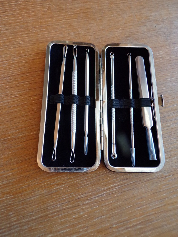 6-Pc JPNK Professional Clear Solution Blackhead Remover Tools in a Leather Case