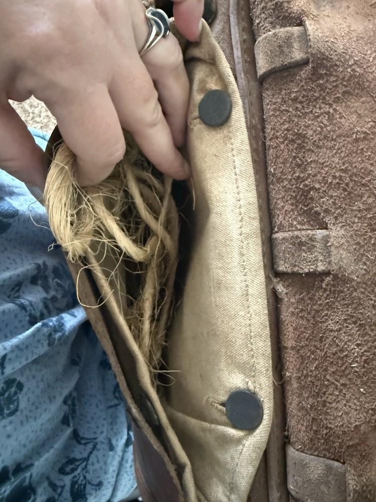 US Calvary Genuine leather Saddle Bag. Good Condition.