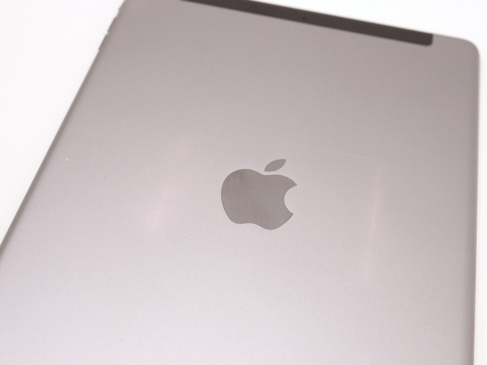 Apple iPad Air 9.7" A1475 64GB Space Gray