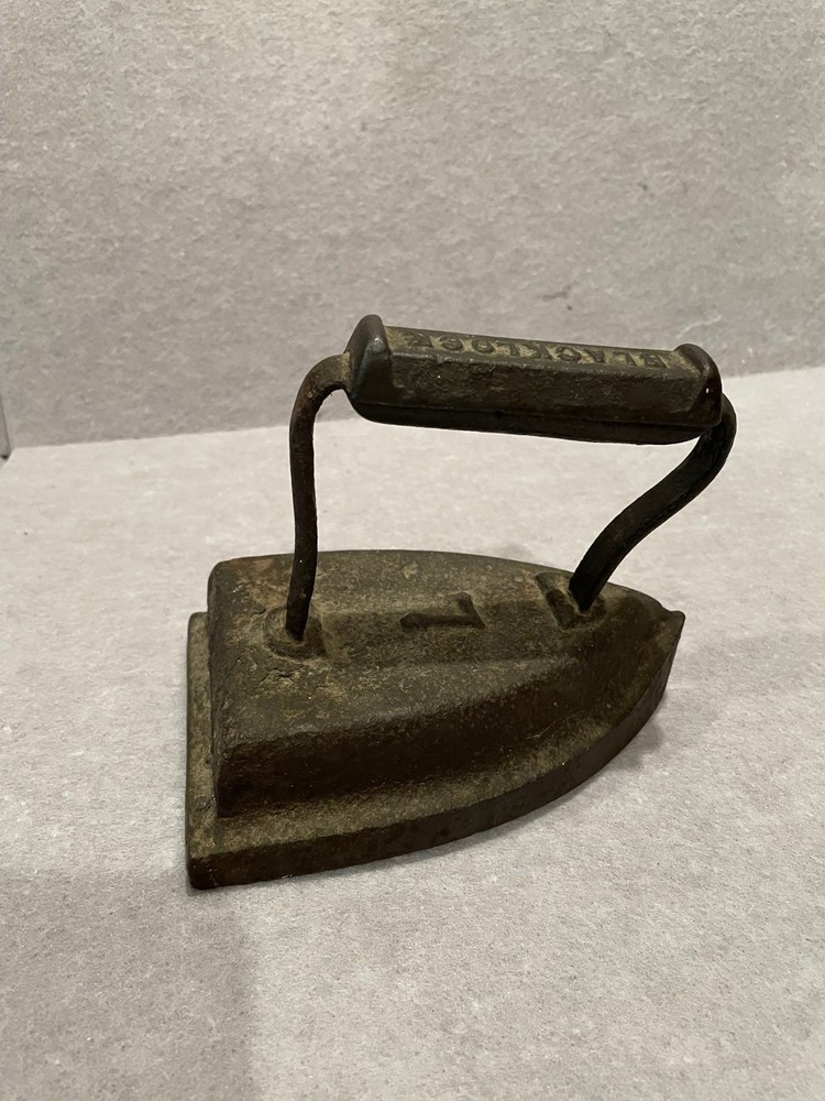 VINTAGE BLACKLOCK NO 7 IRON CAST IRON