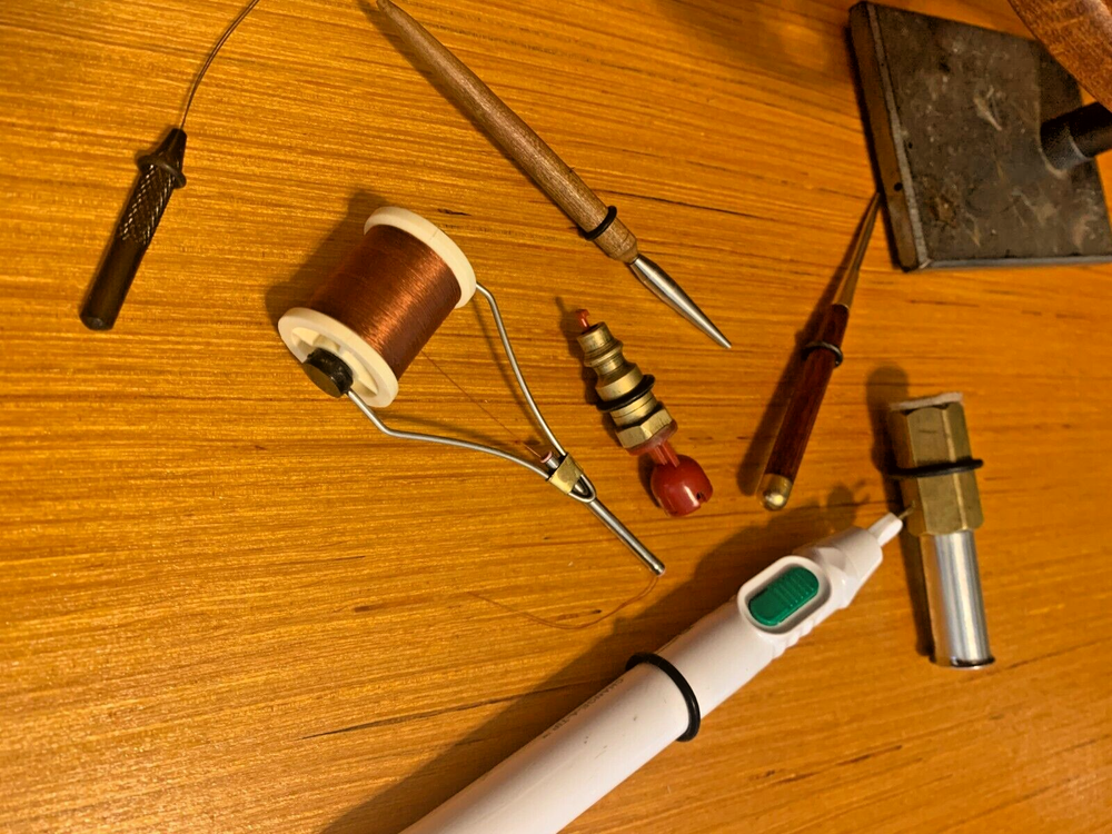 WADE'S DELUX FLY-TYING TOOL CADDY