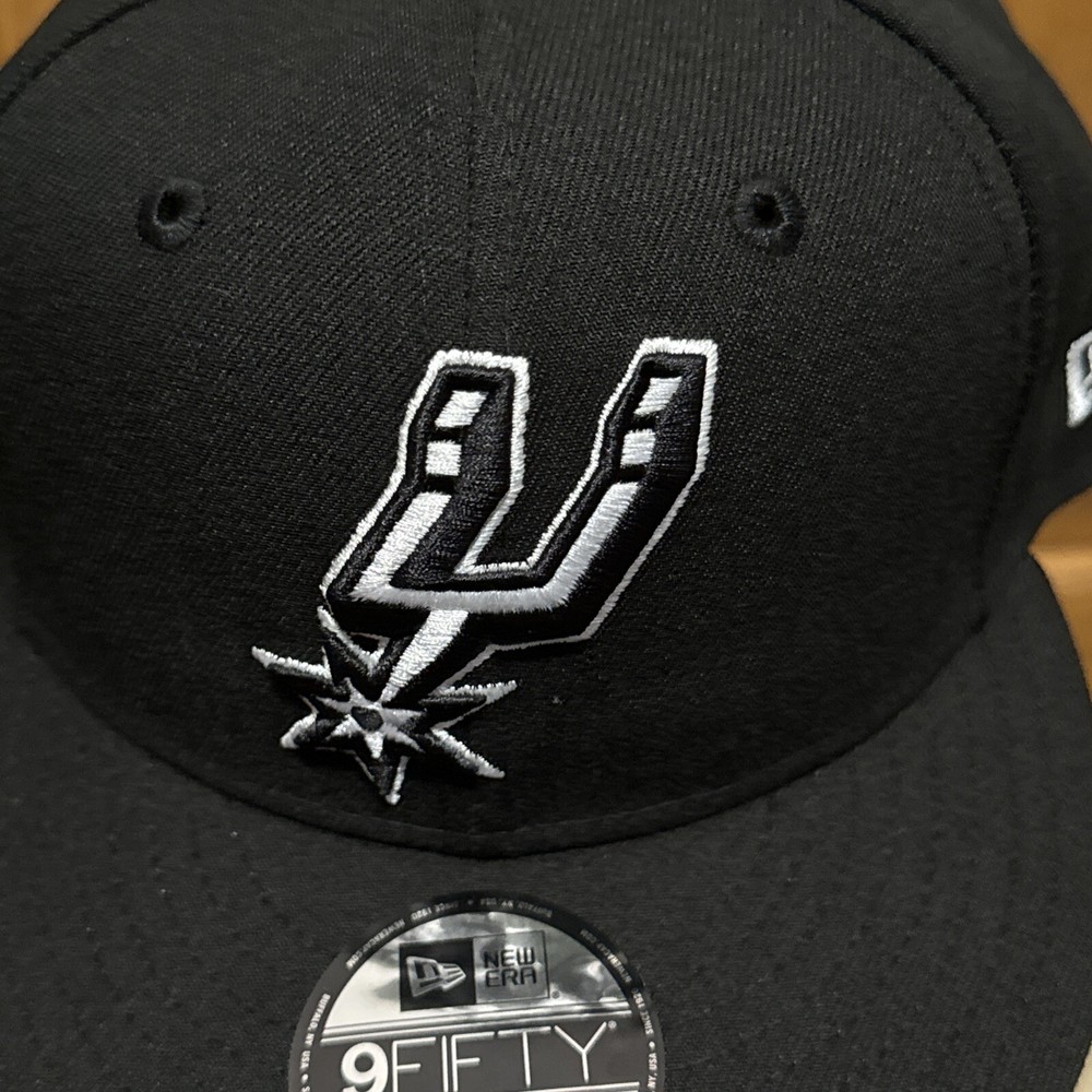 New Era 9Fifty San Antonio Spurs Basic Black/White Adjustable Snapback NBA Hat