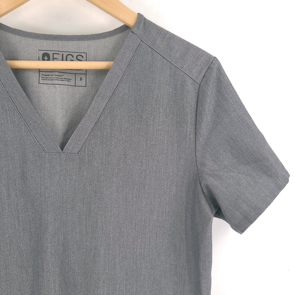 Figs Scrub Top Womens Small Gray Casma Three-Pocket Pullover V Neck